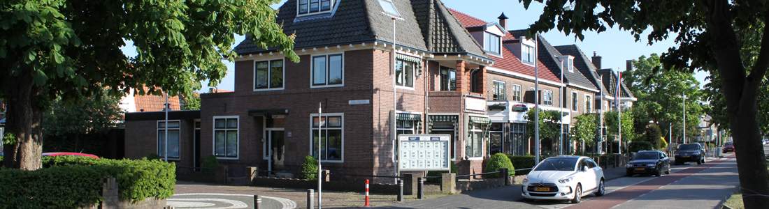 Het mooie kantoorgebouw van Van Dijk Verzekeringen en Hypotheken