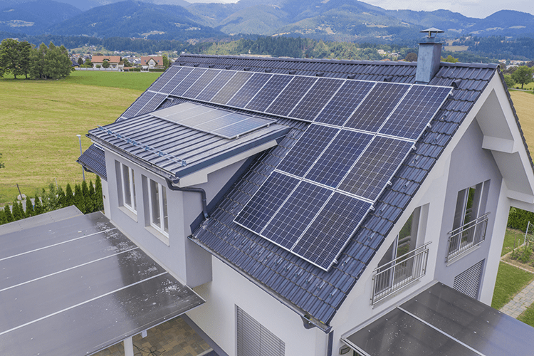 Zonnepanelen verzekeren bij Van Dijk Verzekeringen